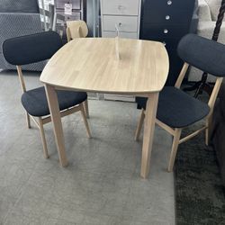 Mesa Pequeña Para Dos Personas