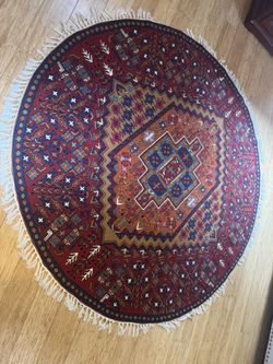 Embroidered round rug from Kashmir