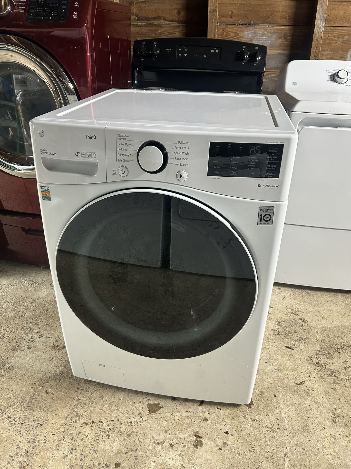 LG High Efficiency Stackable Medium ( 4.5-cu ft ) Front-Load Washer ( White ) Used with 3 months warranty include delivery and installation first floo