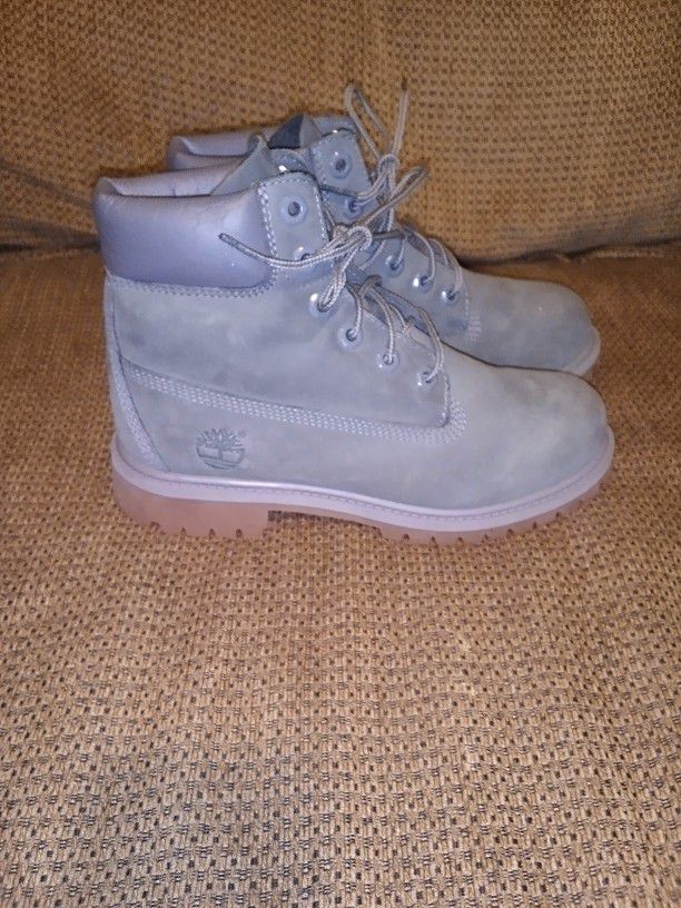 Gray Timberland Boots Boys  Size 5 Pristine Condition 