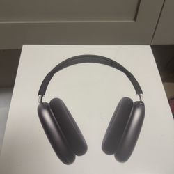 *sealed* Brand New AirPods Max With Smart Case 