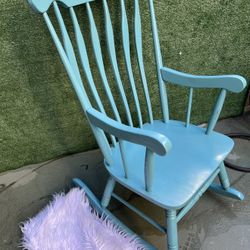 Beautiful Teal Rocking Chair Perfect Condition 60$