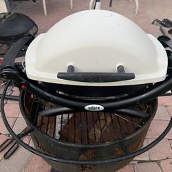 Weber Q1000 Liquid Propane Grill, Chrome
