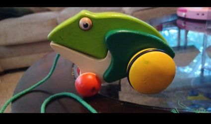 Vintage Wood Pull Frog
