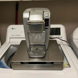 KEURIG COFFEE MAKER and POD HOLDER