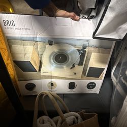 Brio Record Player with Speakers 