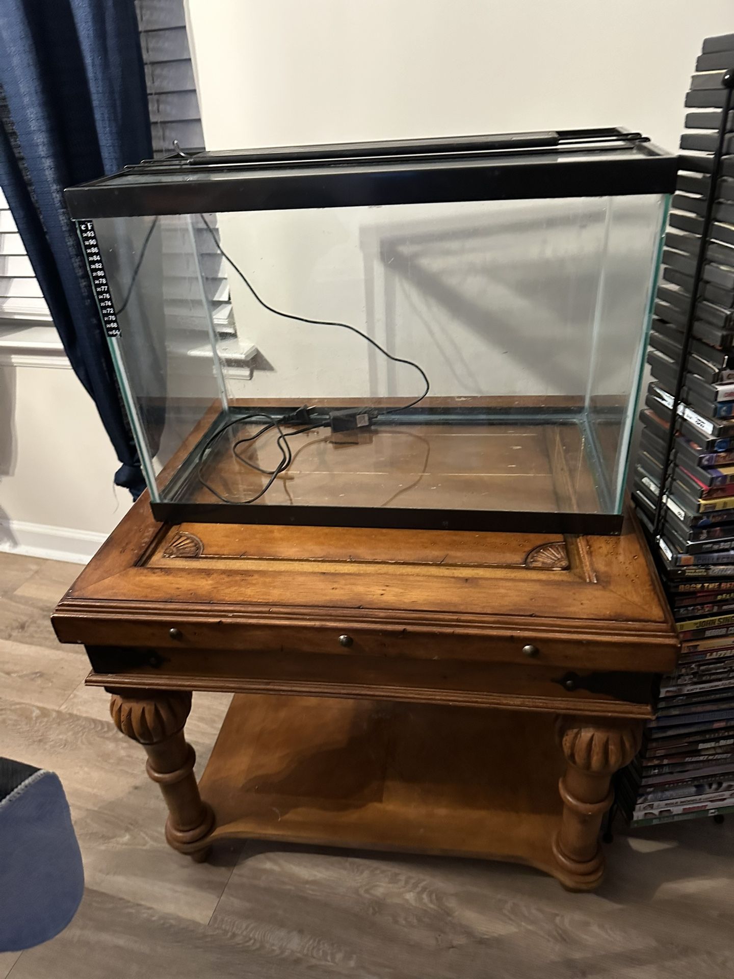 20 Gallon Fish Tank And Stand. 