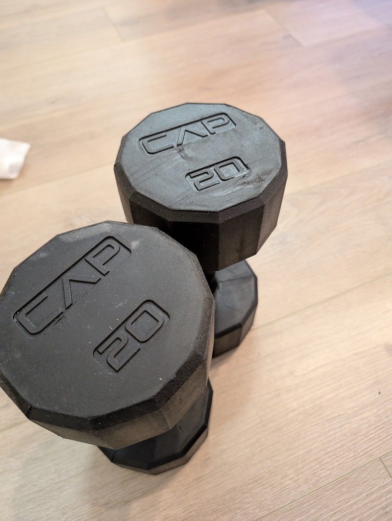 4 CAP 20lb Dumbells