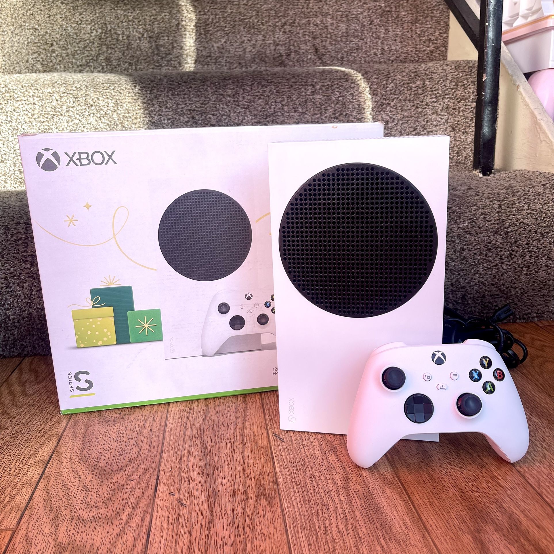 Xbox series S with box 