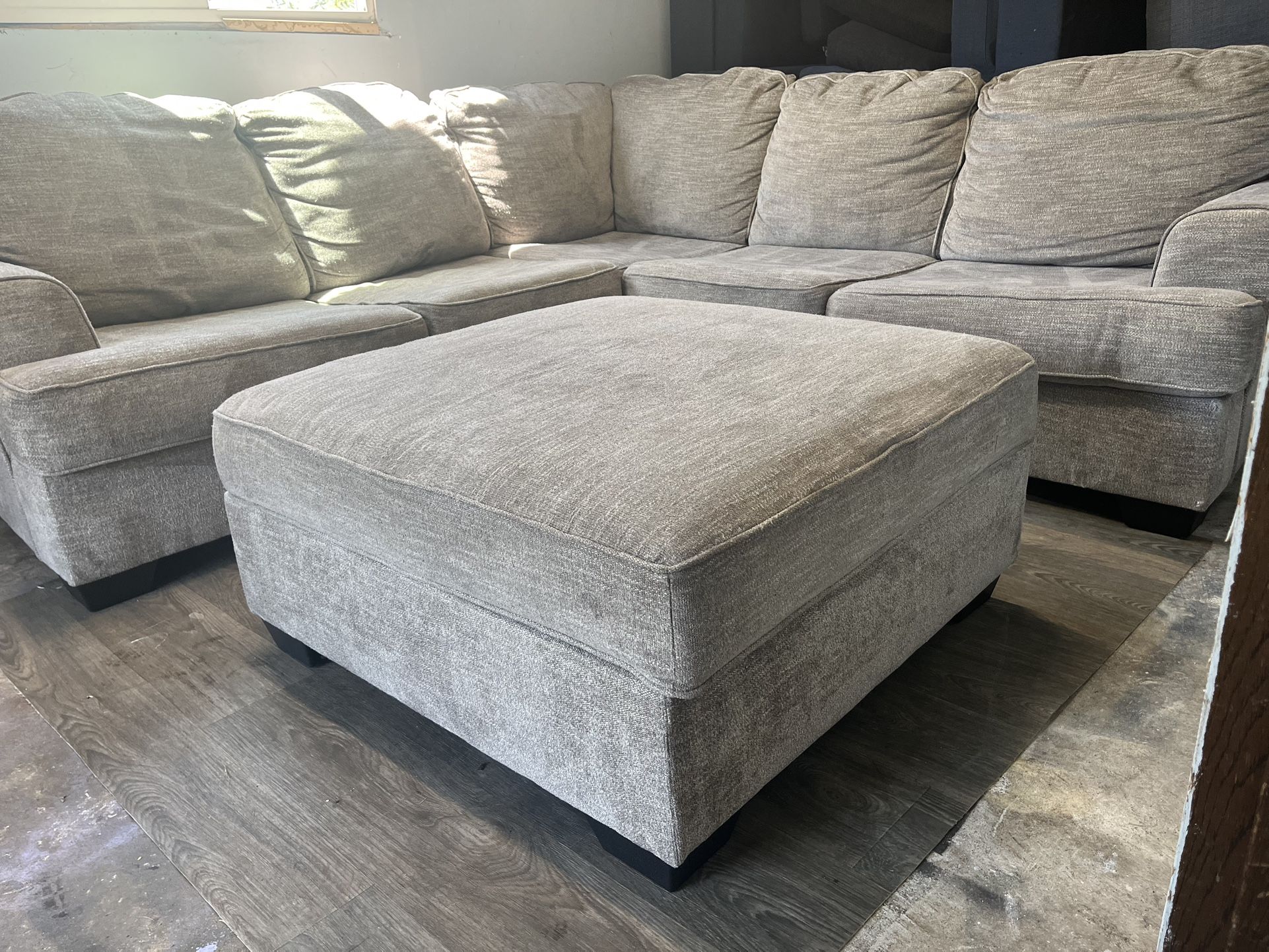 Ashley Furniture L Shape Sectional Couch With Storage Ottoman