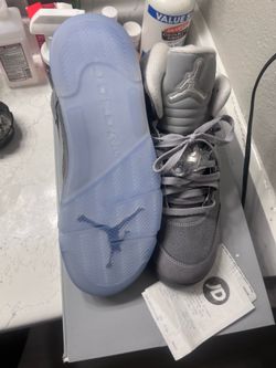 Wolf grey 5s size 9.5