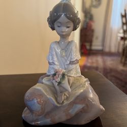 Lladro Antique Figurine