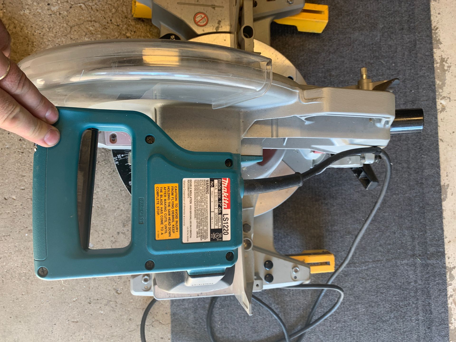 Makita ls1220 miter saw 12” for Sale in Arlington Heights,