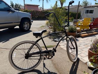Huffy Beach Cruiser Black Bike White Tires