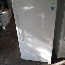 Frigidaire Shelter Frost Freezer