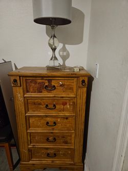Rustic Wood 5-Drawer Chest Dresser and lamp