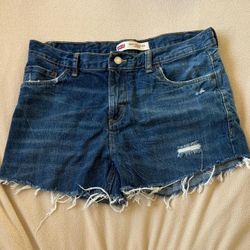 Levi’s denim shorts