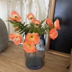Gorgeous Blue Glass Vase $7