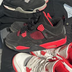 Jordan 4 Fire reds
