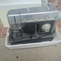 Singer Sewing Machine