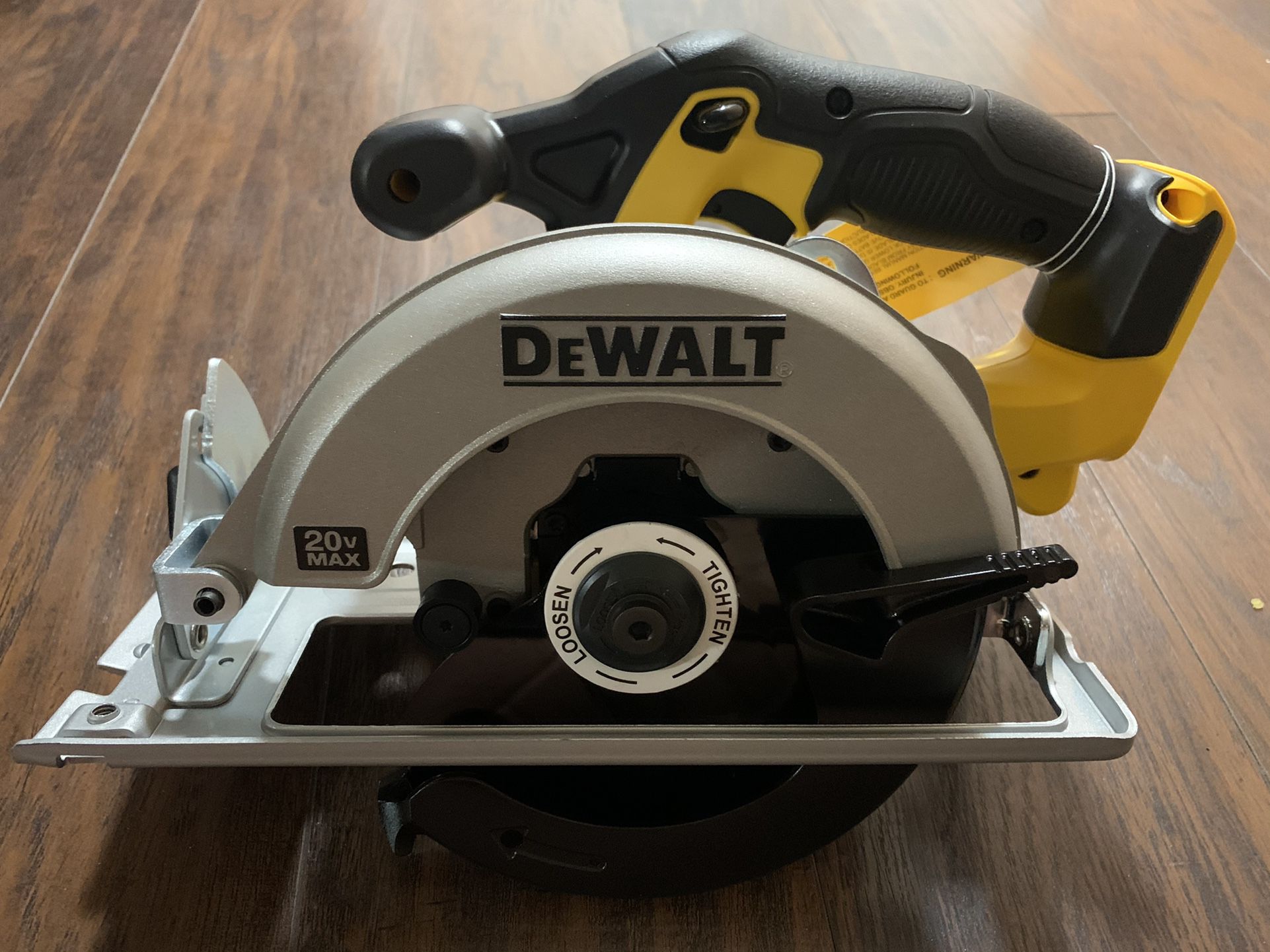DEWALT 20-Volt MAX Lithium-Ion Cordless 6-1/2 in. Circular Saw (Tool-Only)