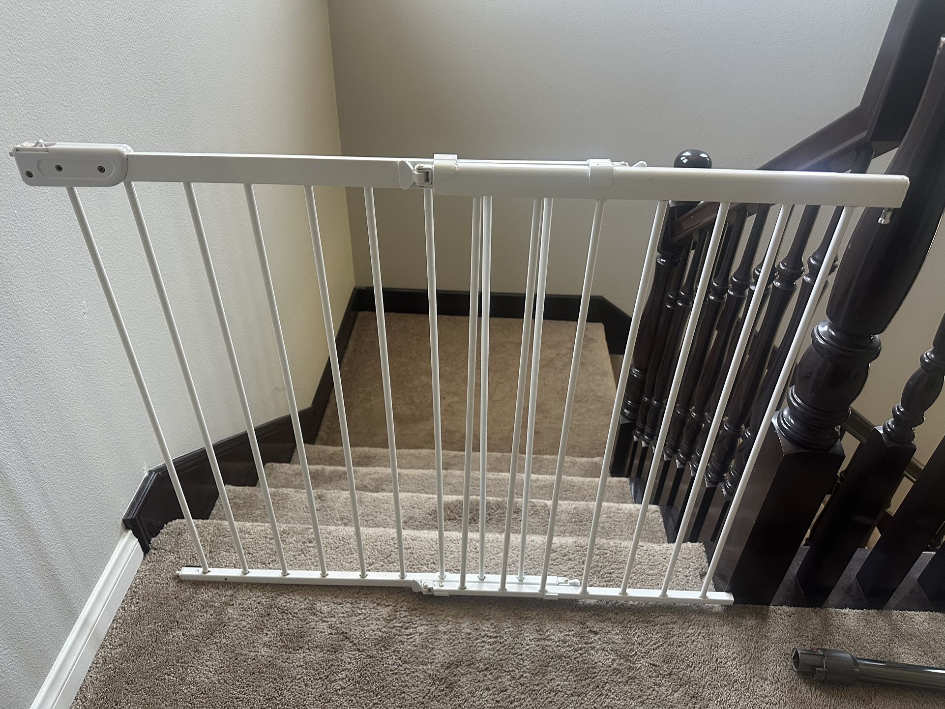 Baby Gate Adjustable For banisters Or Wall