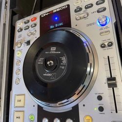 Denon DN-s3500 Turntable With Odyssey FZCDJ Flight Case