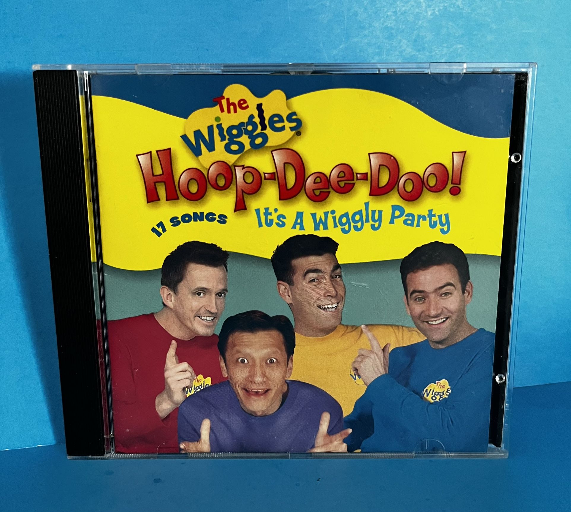 The Wiggles – Hoop Dee Doo! It’s a Wiggly Party CD (2002) 17 Songs w/ Booklet