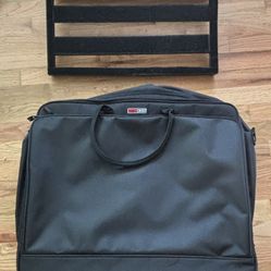 Gator case Nylon Case 21”x18.5”x7 with Pedalboard 20”x11.6”