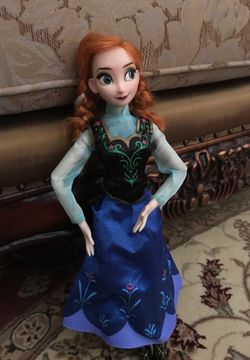 Disney singing Anna doll