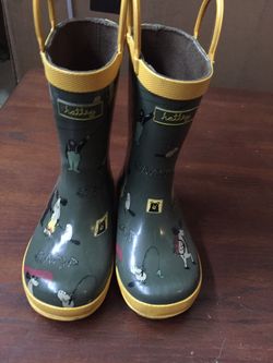 Size 9 Hatley boots