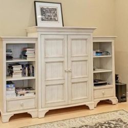 Ethan Allen TV Media Center With Bookcases