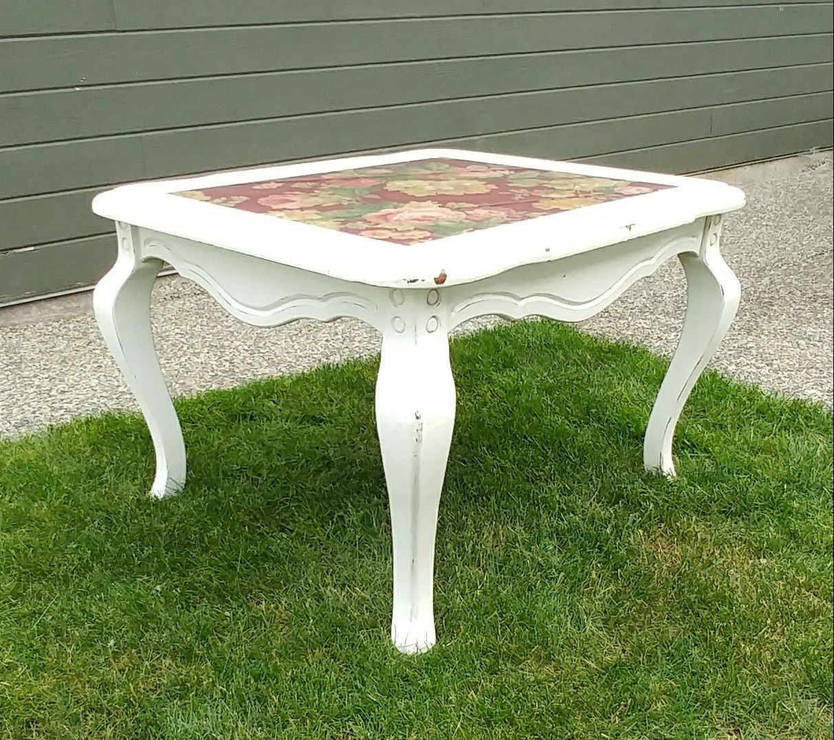 Vintage Shabby Chic Coffee Table/End Table - Distressed White