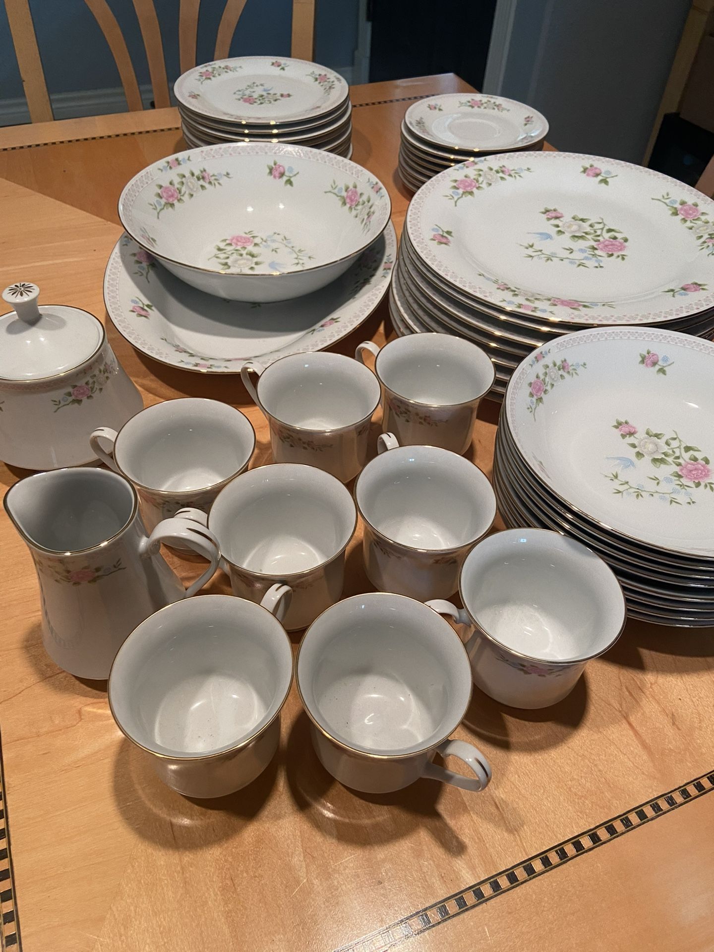 44 Piece Crown Ming Fine China: Bird Of Paradise By Jian Shiang