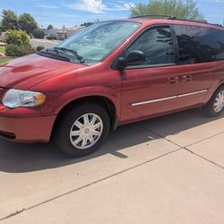 Super Clean 2007 Chrysler Town & Country Touring Van 