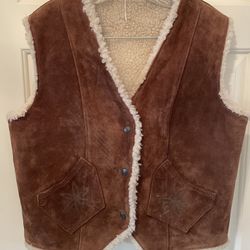 Sherpa Lined Brown Vest- Pocket Design- Size 14- Medium ish