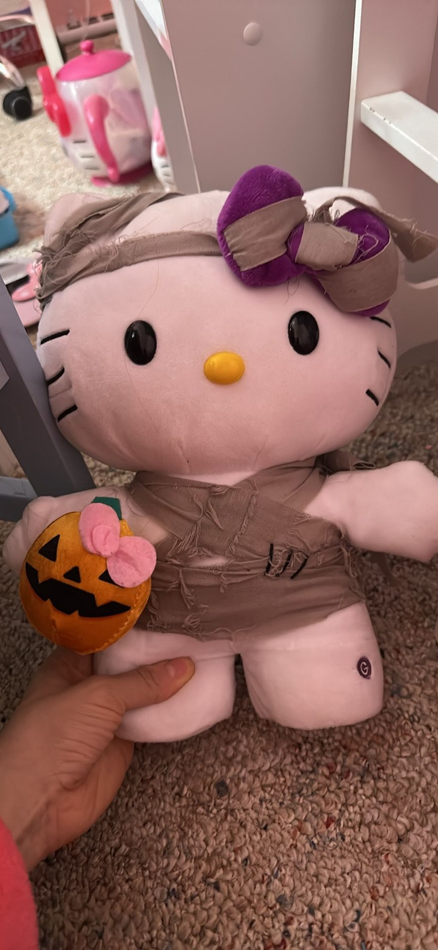 Hello Kitty Dancing Greeter 