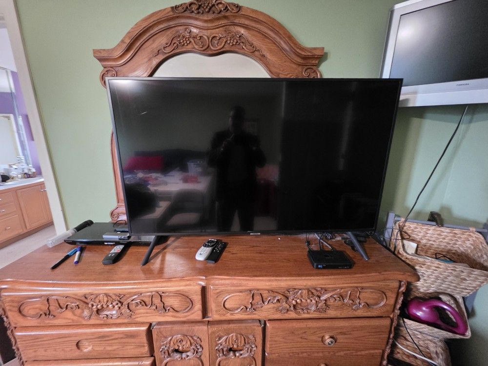 42" Samsung TV