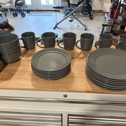 Better Homes & Gardens ceramic Dish Set