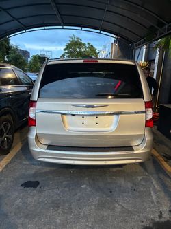 2014 Chrysler Town & Country Touring