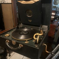 Victrola 4 A Record Player Turntable Working  