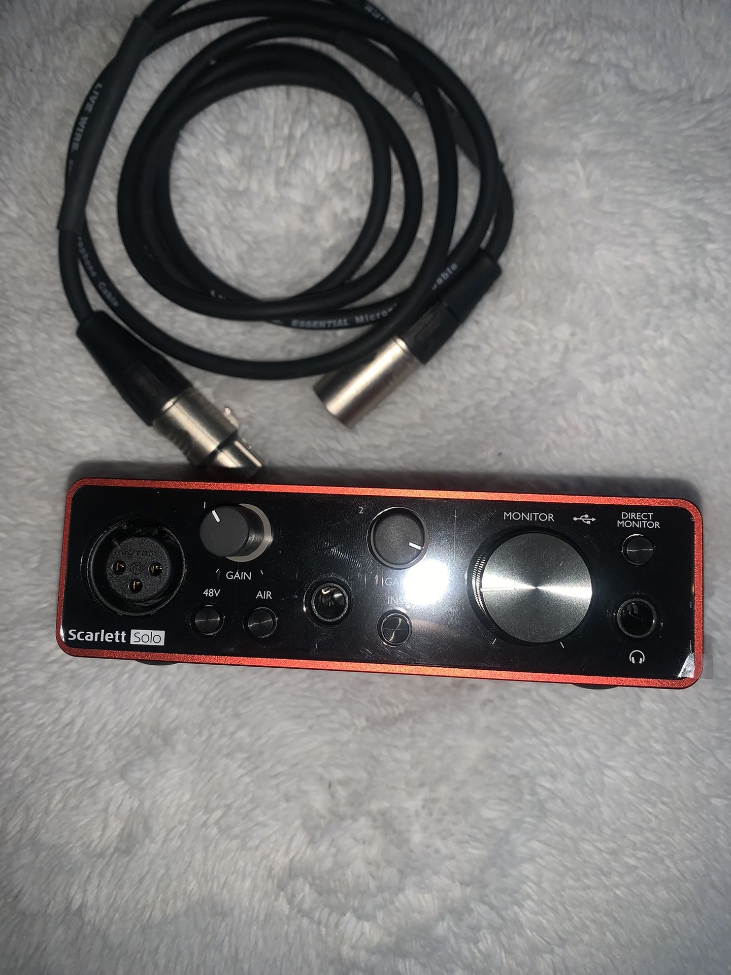 [Like New] Focusrite Scarlett Solo Studio Interface [3rd Gen] W/ XLR Cable