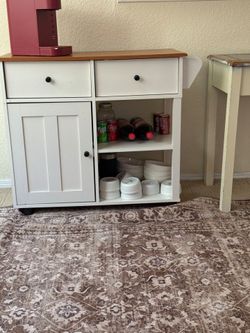 Kitchen cabinet