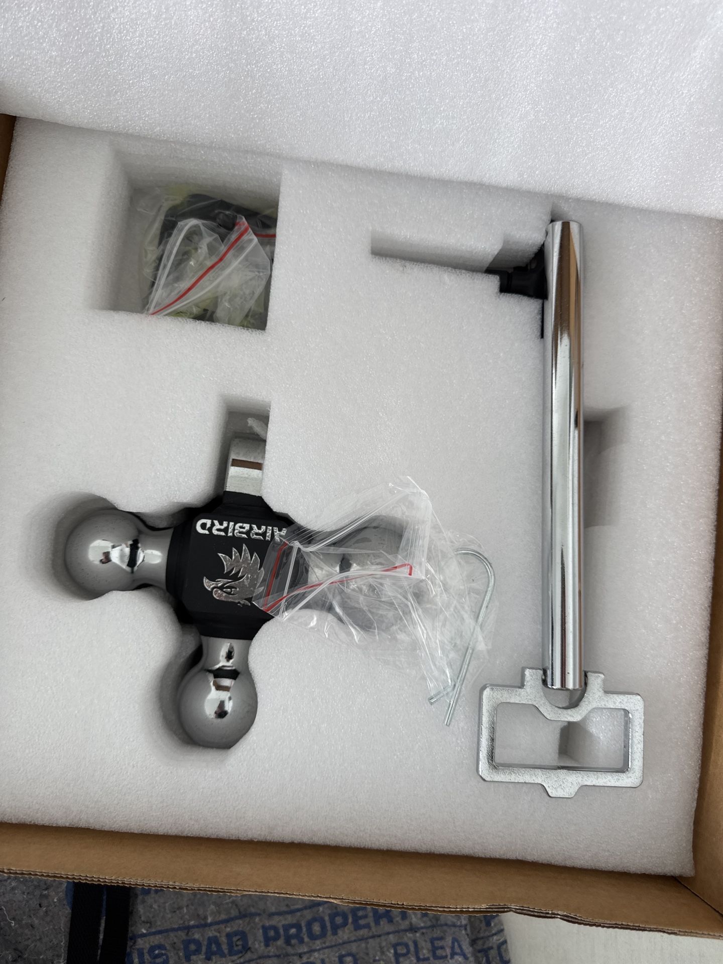 Brand New Trailer Hitch For Van And Trucks
