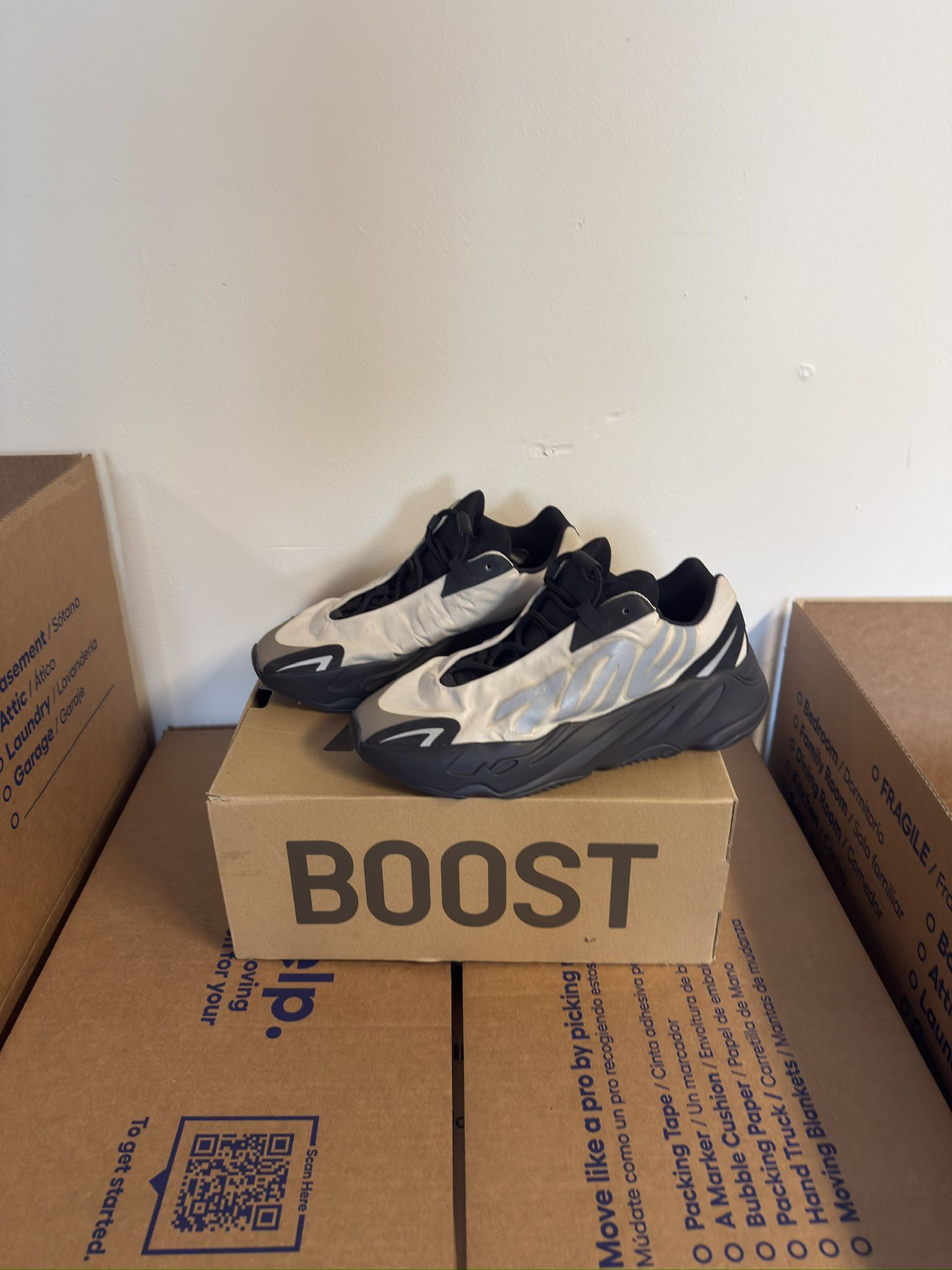 adidas Yeezy Boost 700 MNVN Bone Size 9