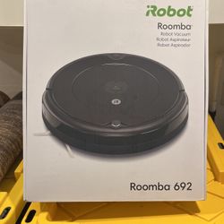 Roomba 692 robot Vacuum. 