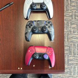PS 5 Controllers 