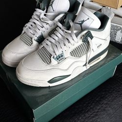 Oxidized Green Jordan 4