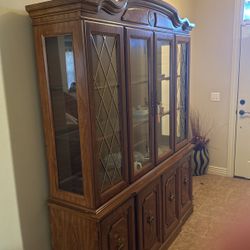China cabinet/ Price Negotiable 