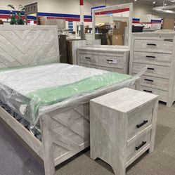 Bedroom Set ,nightstands,dresser Mirror,chest 